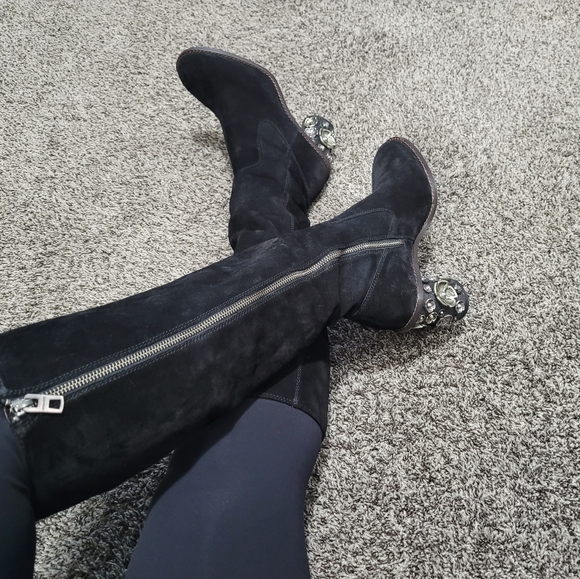 Coach Tea Rose Heeled Boot - Black size 8.5 - Picture 2 of 8